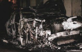 У Києві спалили автомобіль сина ексглави НБУ Гонтаревої (відео)