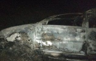 На Донеччині в авто заживо згоріли люди