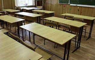 На Тернопільщині 11-класників примушують забирати документи зі школи (відео)
