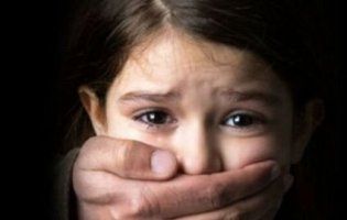 В Харкові педофіл дві години по-звірячому ґвалтував дівчинку