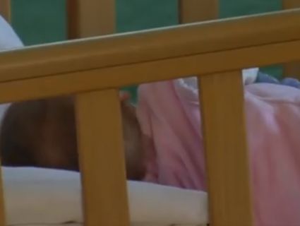 На Волині 42-річна жінка покинула немовля у дитбудинку (відео)