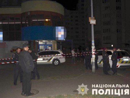 У Києві спецназівцю довелося відстрілюватися від п’яної компанії (фото)