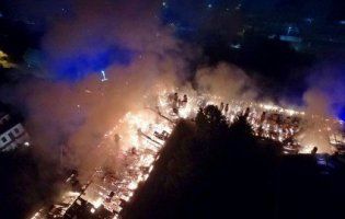 Дах вигорів дощенту: пожежу в Луцькому госпіталі знімали з дрона (відео)