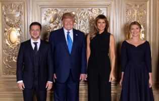Зустріч Зеленських із Трампами: перші подружжя зробили офіційне фото