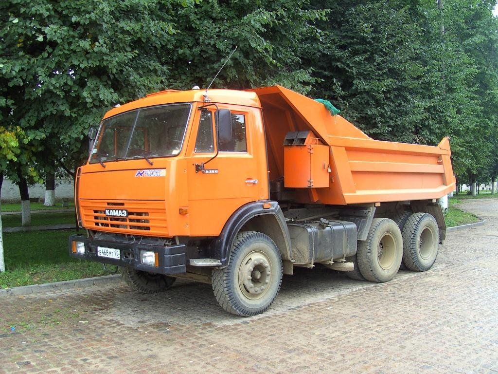 «НП» на виробництві:  у Луцьку ремонтника переїхала вантажівка