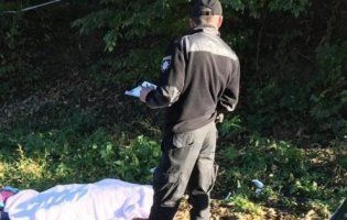 На Львівщині кривава драма: чоловік розстріляв цивільну дружину і вистрілив у себе