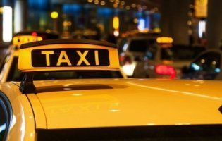 Ото «клієнти»: у Луцьку заїжджі обікрали таксиста (фото)