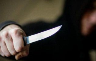 Деталі кривавої драми в Ковелі: малоліток убив жінку та порізав її чоловіка і доньку
