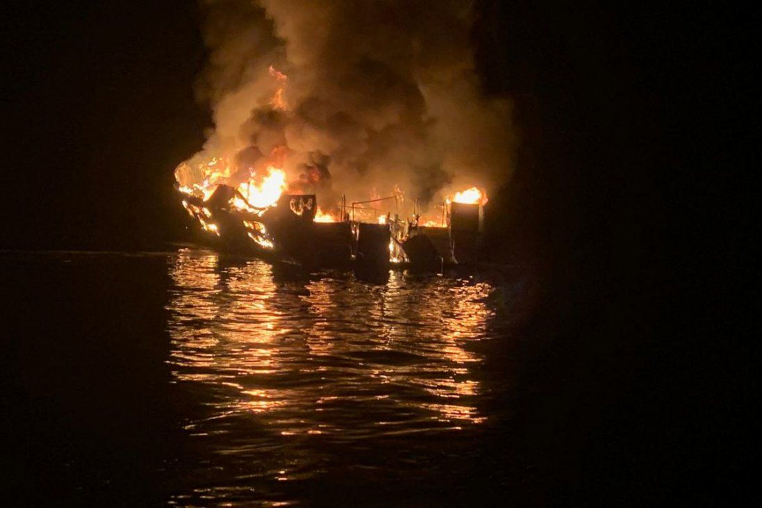 На Одещині згоріла яхта депутата