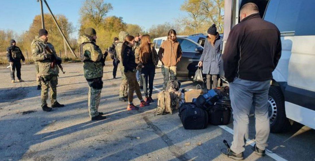 На Луганщині сталися сутички між поліцією та добровольцями