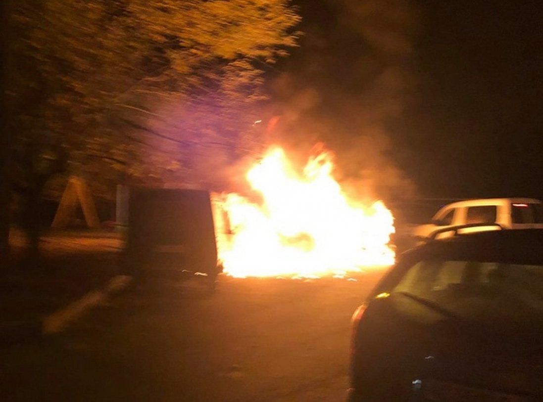 У Луцьку вночі згорів автомобіль (фото)