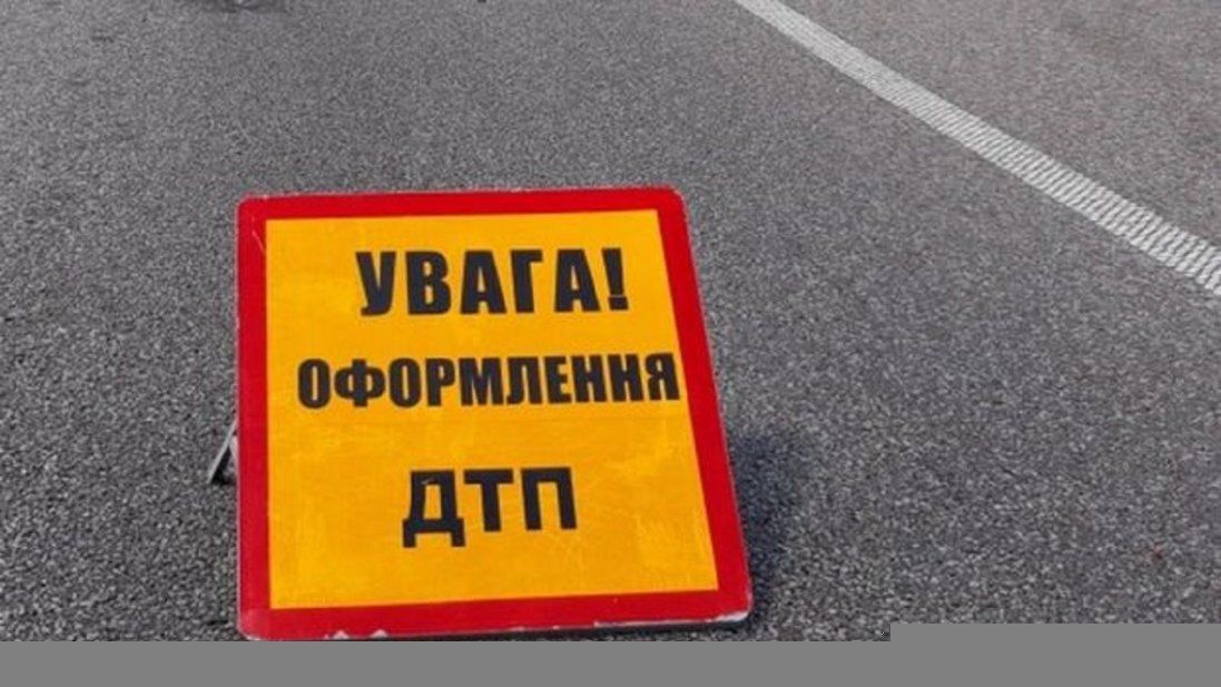 На Волині через аварію травмованого водія «вирізали» з автомобіля