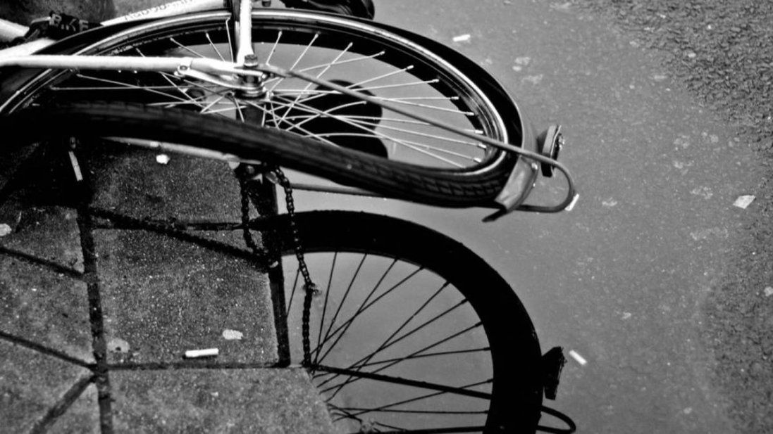 На Волині автомобіль збив 70-річного велосипедиста