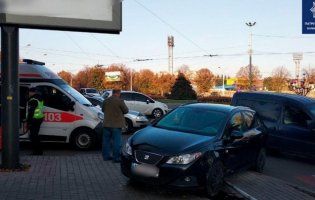 У Луцьку в аварію потрапило авто з двома маленькими дітьми (фото)