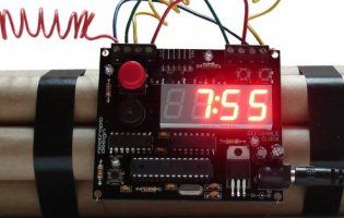 Волинянин жив на купі вибухівки (фото)