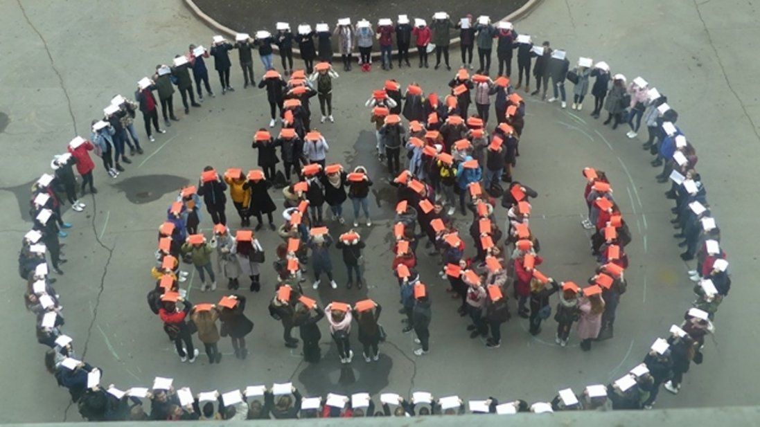 У Луцьку студенти освідчилися вишу (фото)