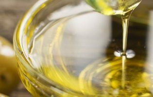 Як не купити замість оливкової олії моторне мастило з ароматизаторами (відео)