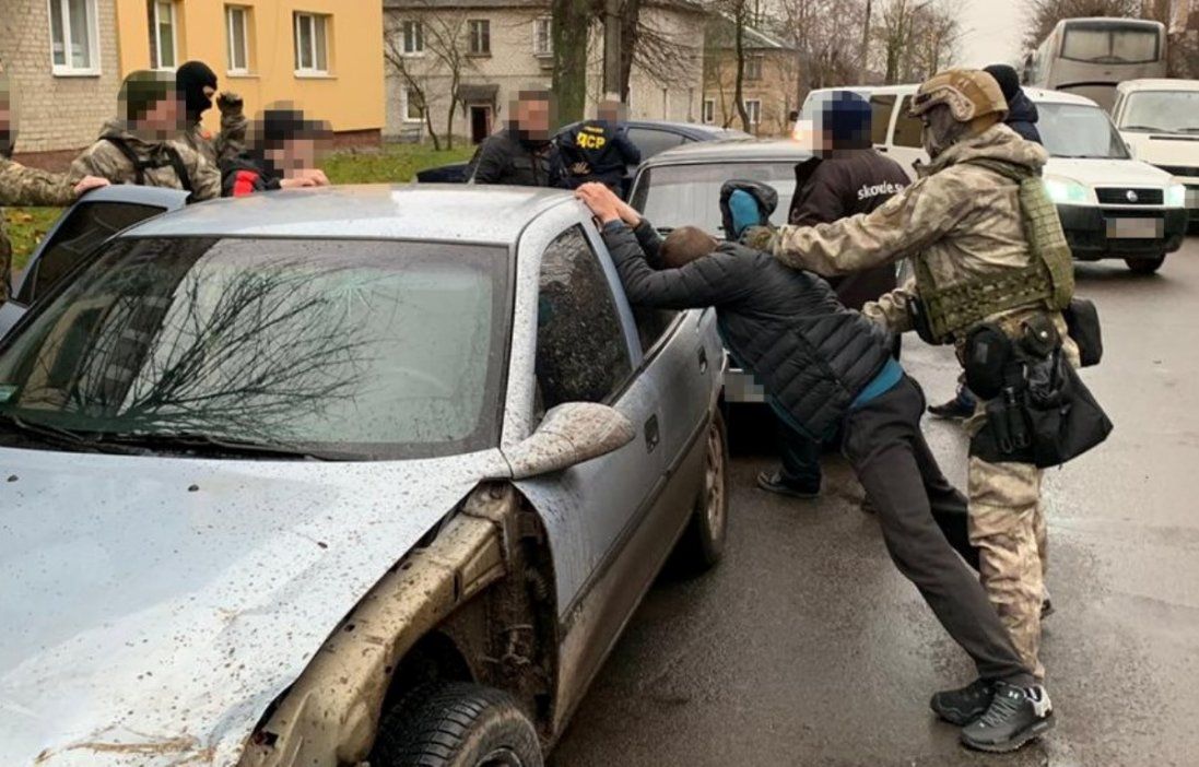 Палили магазини, кафе, офіси, авто – на Волині затримали «смотрящого» рекетирів (фото)