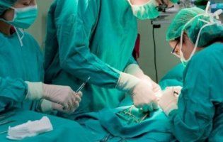 Волинські лікарі першими в Україні зробили унікальну операцію (відео)