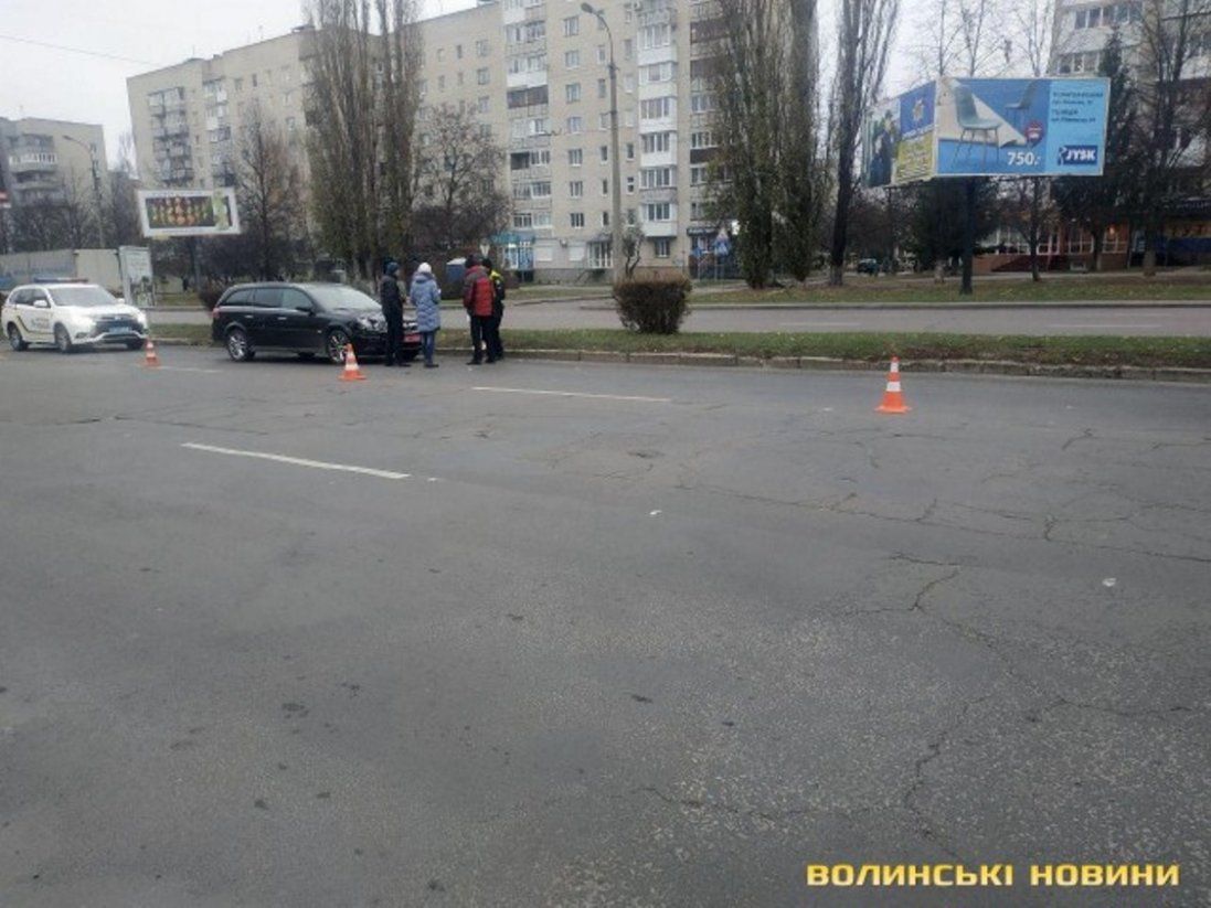 У Луцьку біля ринку зіткнулося два авто  (фото)