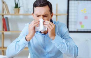 Перші ознаки застуди важливо відрізняти від грипу, аби правильно лікувати