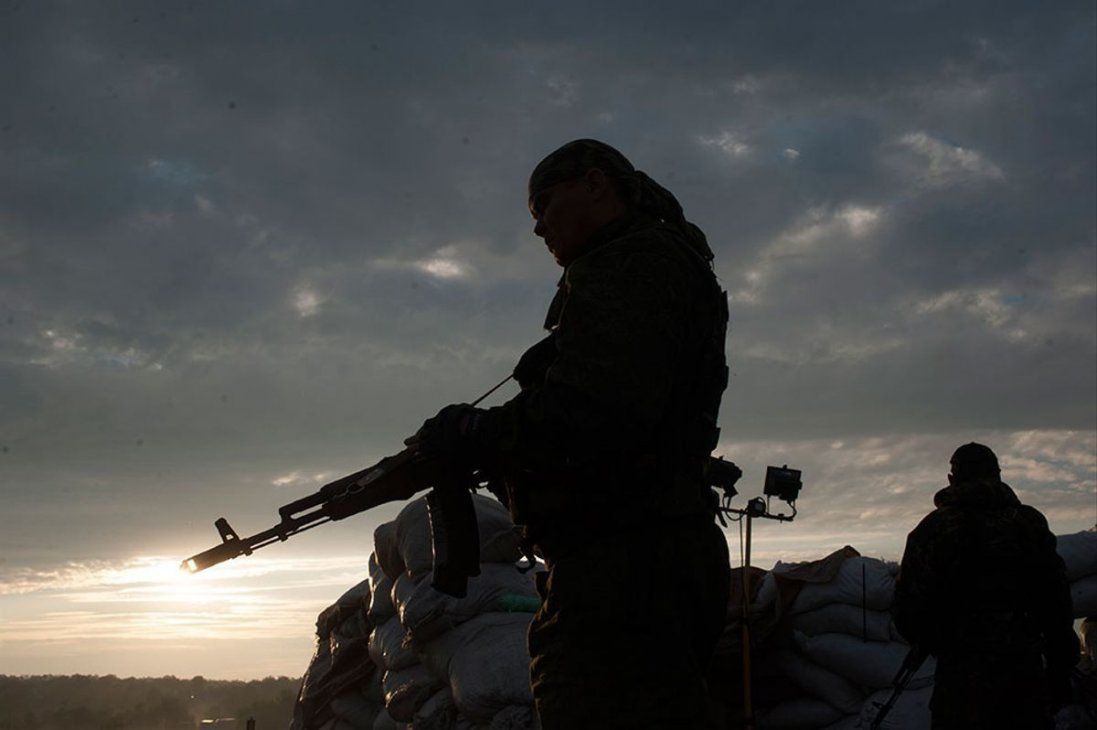 Обстріли на Донбасі: українські бійці отримали поранення і травми