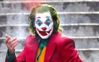 Хто «зливає» компромати, ховаючись за Джокером і Темним лицарем