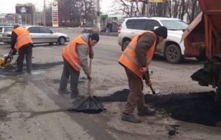 В Україні відмовляються від ямкового ремонту доріг, – Кабмін
