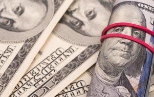 Нацбанк підняв курс долара