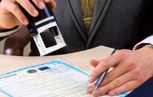 В Україні хочуть дати можливість нотаріусам оформляти шлюби і розлучення