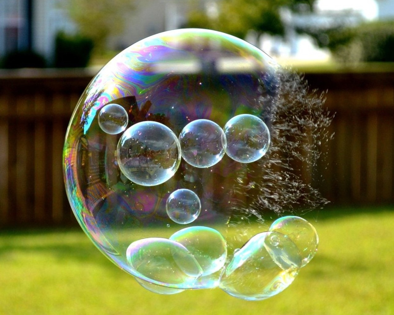 Як зробити великі мильні бульбашки