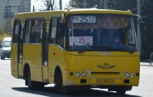 З 11 грудня Луцьком не курсуватимуть автобуси на 13 маршрутах  (перелік)