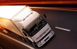 Вантажівкам заборонять їздити вдень у великих містах