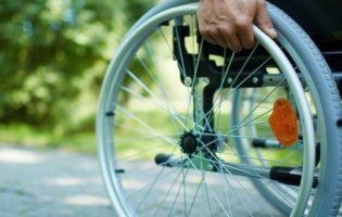 Особи в інвалідних візках стають учасниками дорожнього руху