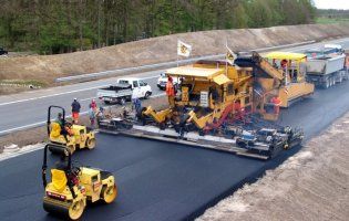 На трасі Київ-Одеса встановлять датчики, що зважуватимуть машини