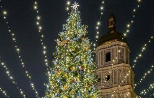 Головна ялинка Незалежності України: як вона виглядала в різні роки (фото)