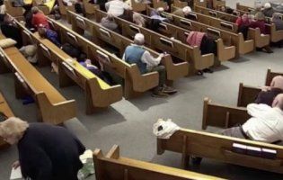 У США у церкві влаштували стрілянину, є загиблі (відео 18+)