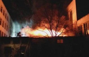 У Харкові горів Центр профтехосвіти (фото)
