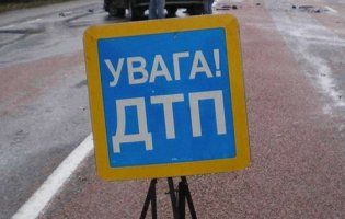 ДТП на Волині: водія вирізали з автомобіля (фото)