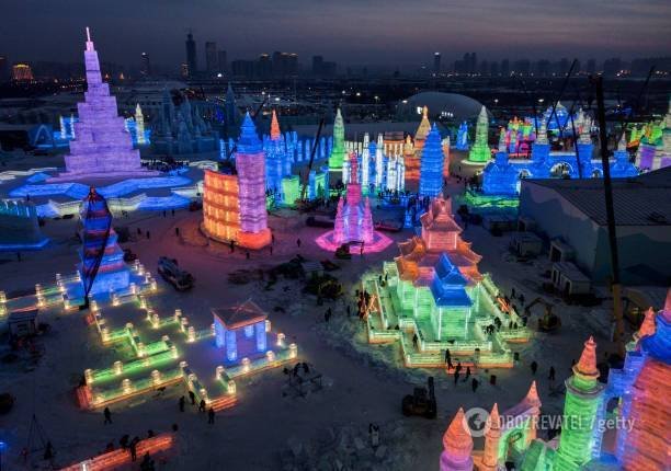 У Китаї показали грандіозний фестиваль скульптур із льоду