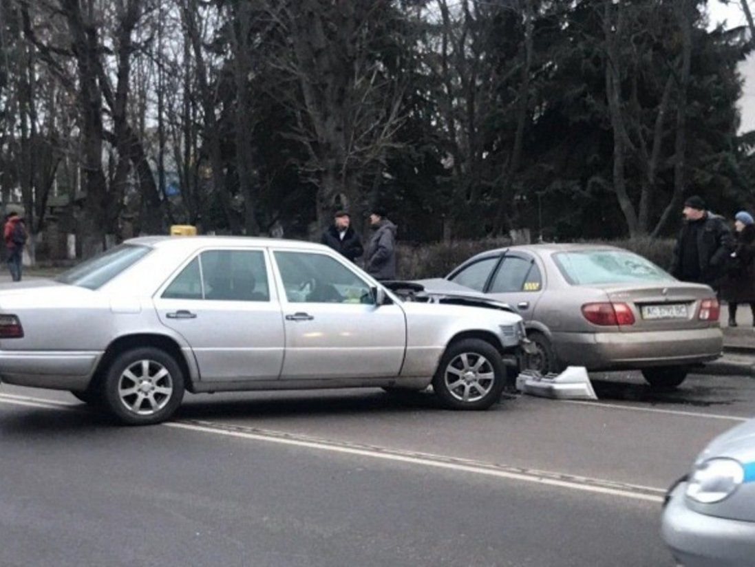 У Луцьку зіткнулись два авто – є постраждалий (фото)