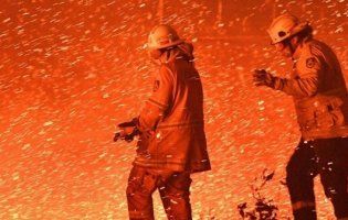 Неначе в пеклі: опублікували відео австралійських пожеж з висоти