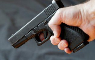 В Одесі затримали іноземця, який «розсікав» містом з бойовим пістолетом