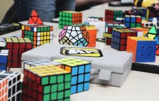 На Одещині вилучили 8 тисяч кубиків Рубика (фото)
