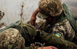 На Донбасі поранили двох українських військових