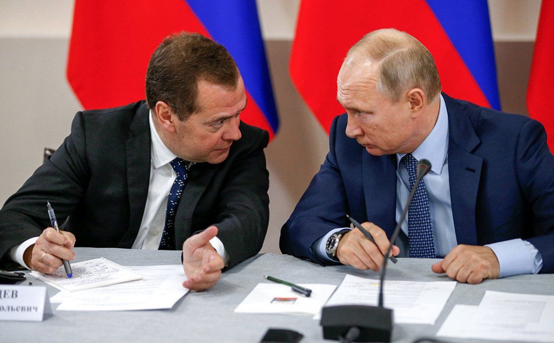 Чому уряд Росії подав у відставку