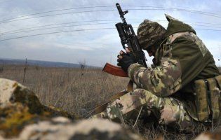 На Донбасі застрелили військового