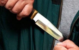 Біля Києва грабіжники штрикнули ножем хлопця (фото)