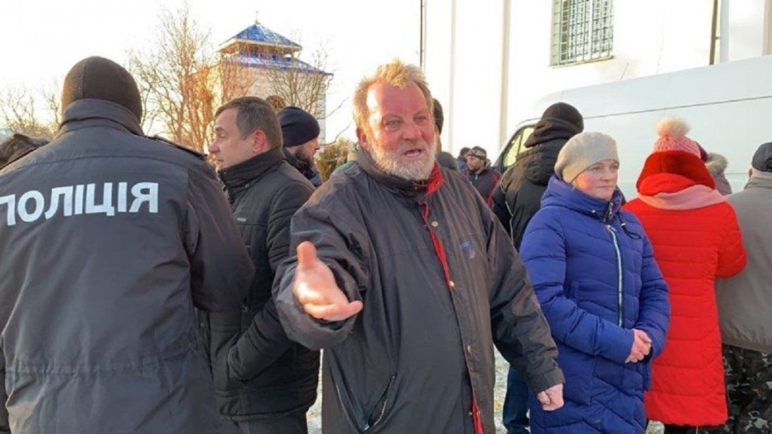 Волинський священник, який стріляв у активістів, проник у дзвіницю храму і зламав собі ногу (відео)
