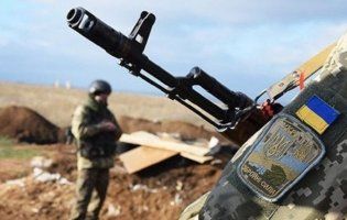 На Донбасі українські позиції обстріляли чотири рази